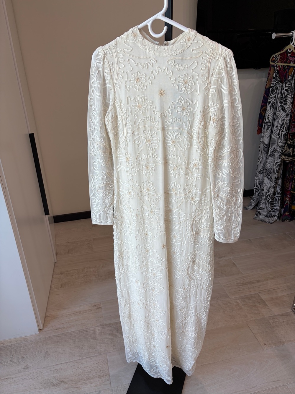 Farm Rio: Off-White Embroidered Crew Neck
Long Sleeve Maxi Dress - Picture 6 of 11